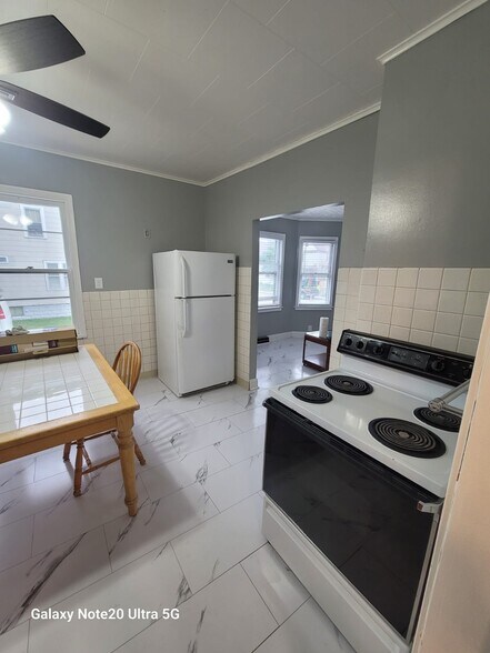 Kitchen - 375 Military Rd