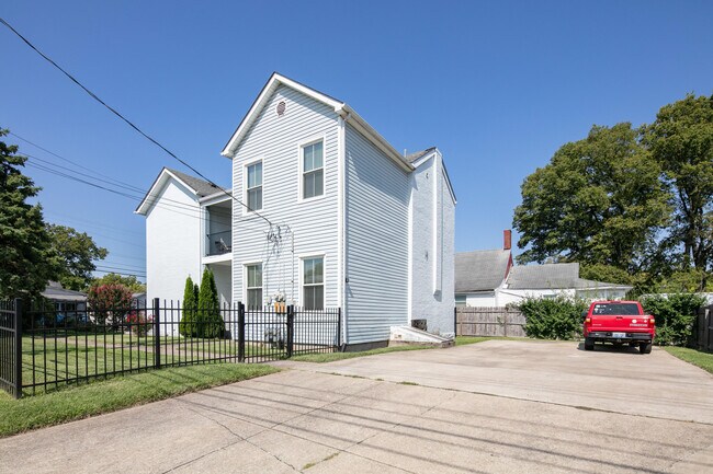 Building Photo - 357 E Third St