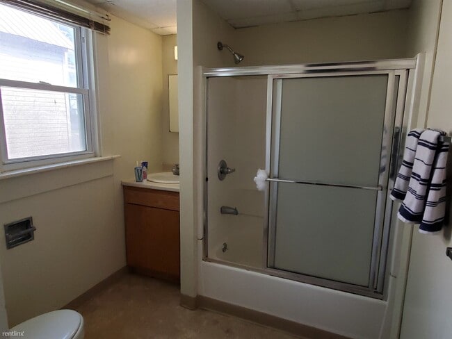 Building Photo - 7 br, 3 bath House - 105 Dryden Court 8-Be...