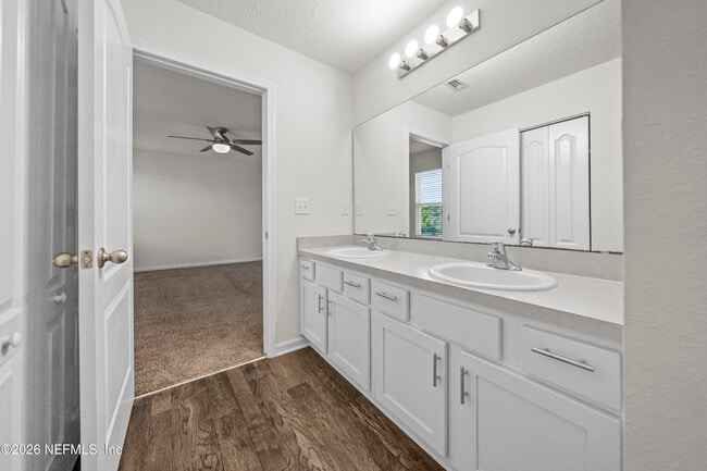Building Photo - 8279 Meadow Walk Ln