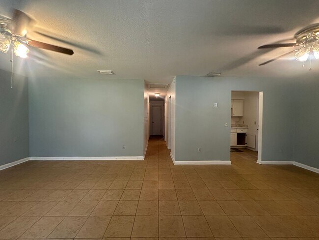 Building Photo - MOVE-IN SPECIAL: Receive $500 off your second month’s rent!