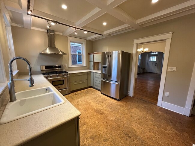 Building Photo - 2268 Shady Ave