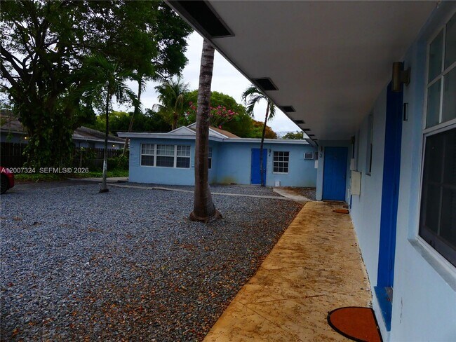 Building Photo - 161-165-165 NW 40th St