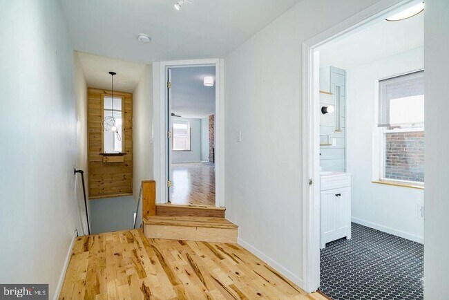 Building Photo - 1234 S 15th St