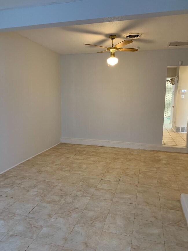 Building Photo - 1640 Courtland Cir