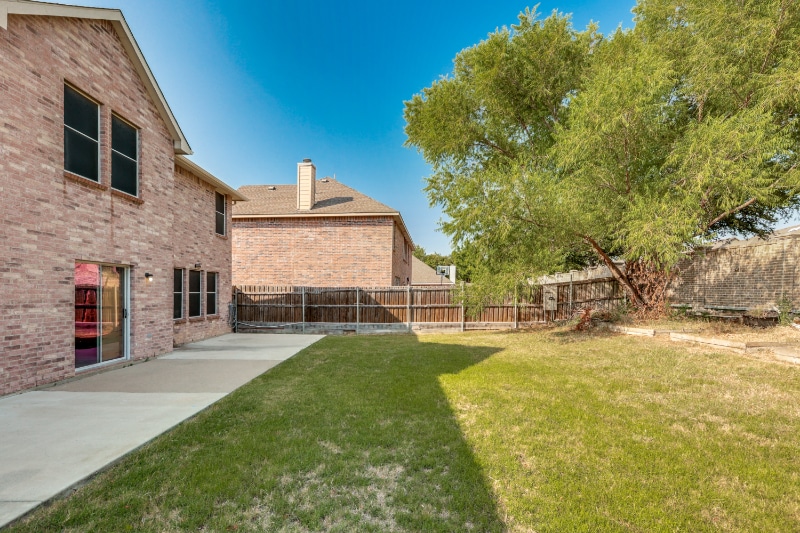 Building Photo - 320 S Mesa Verde Way