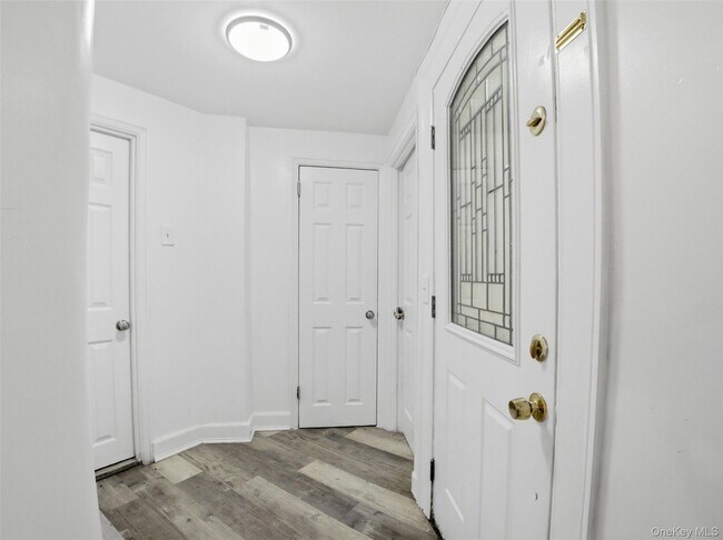 Building Photo - 762 Brady Ave