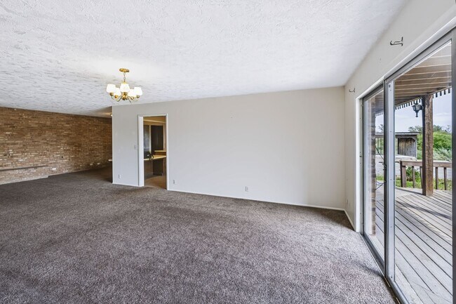 Building Photo - 4980 W 4000 N