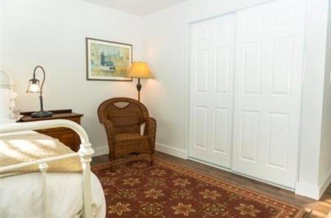 Building Photo - 3 bedroom, 2 bath with double car attached garage, newly remodeled.