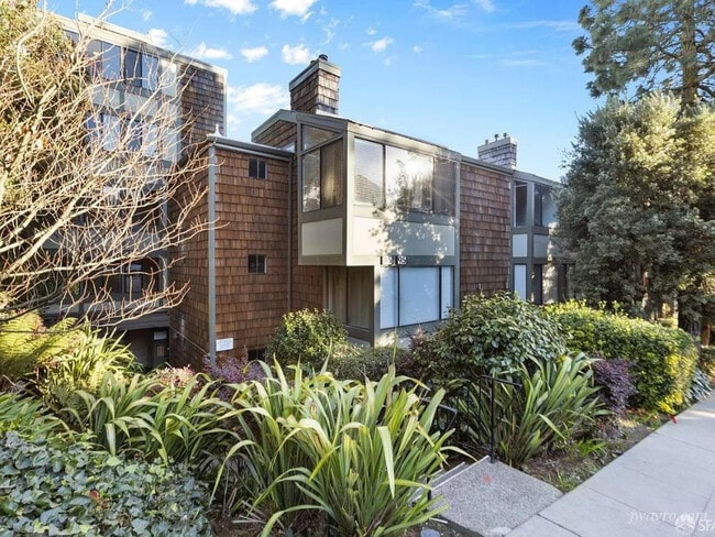 Building Photo - 85 Ora Way