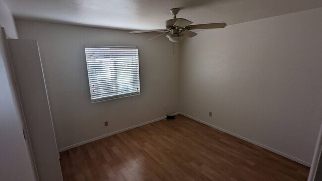 Building Photo - Beautiful Townhouse - 3 bed & 2 bath in Gr...