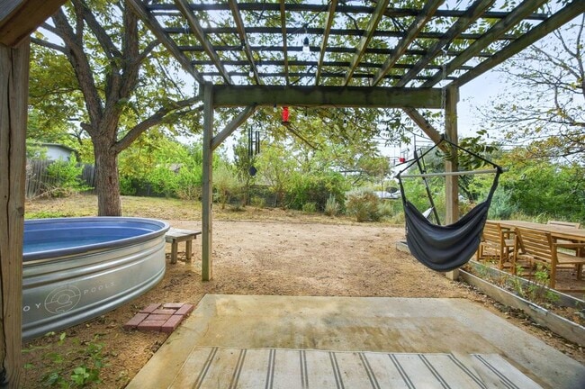 Building Photo - 6901 Bryn Mawr Dr