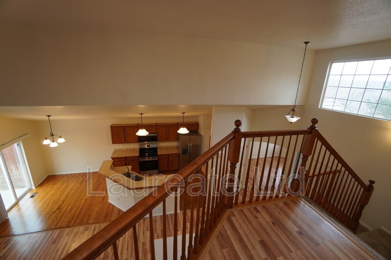 Building Photo - 10027 Idalia St