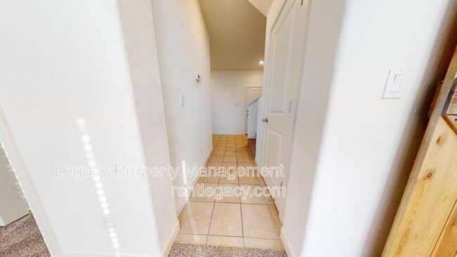 Building Photo - 3998 E Commerce Way