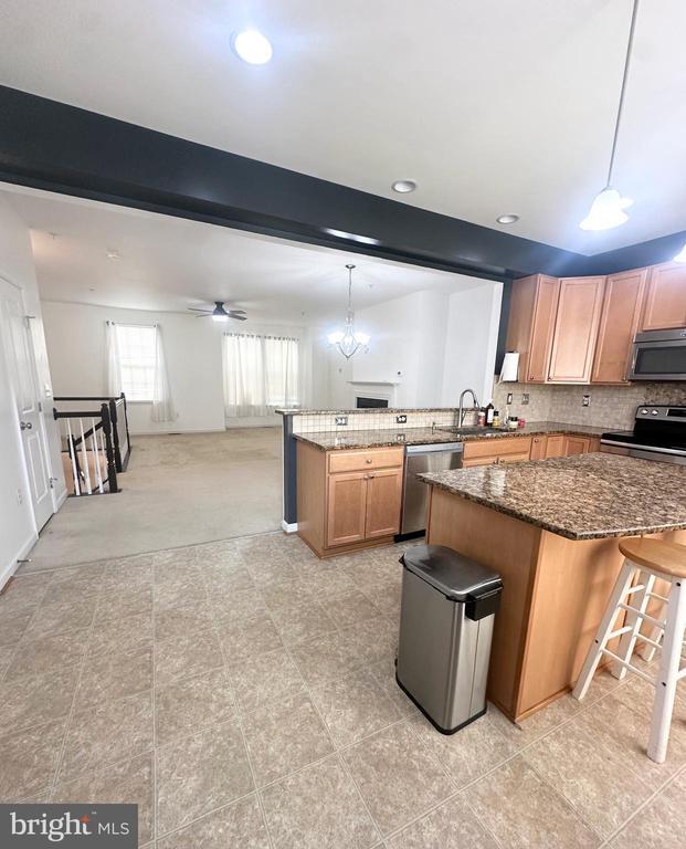 Building Photo - 19 Steeplechase Dr