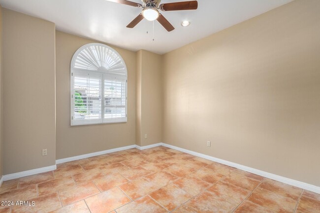 Building Photo - 8924 E Captain Dreyfus Ave