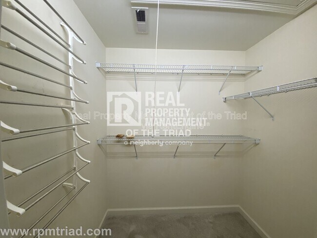 Building Photo - 2409 Autumn Mist Dr