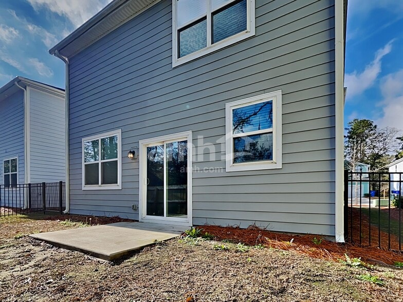 Building Photo - 1821 Produce Ln