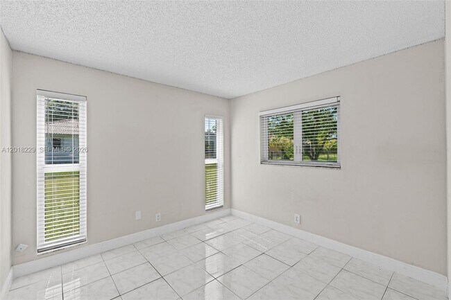 Building Photo - 3165 NW 116th Ave