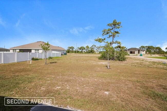 Building Photo - 2721 NW 18th Pl