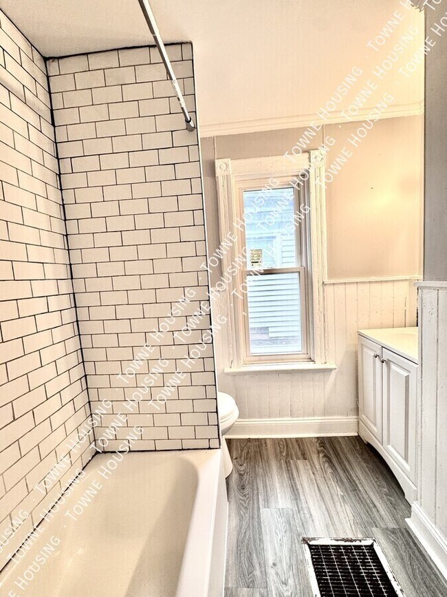 Building Photo - 339 Hampshire St