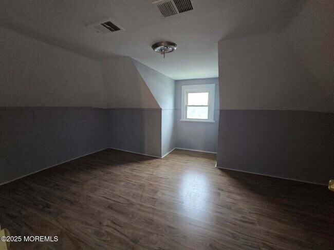 Building Photo - 1115 9th Ave