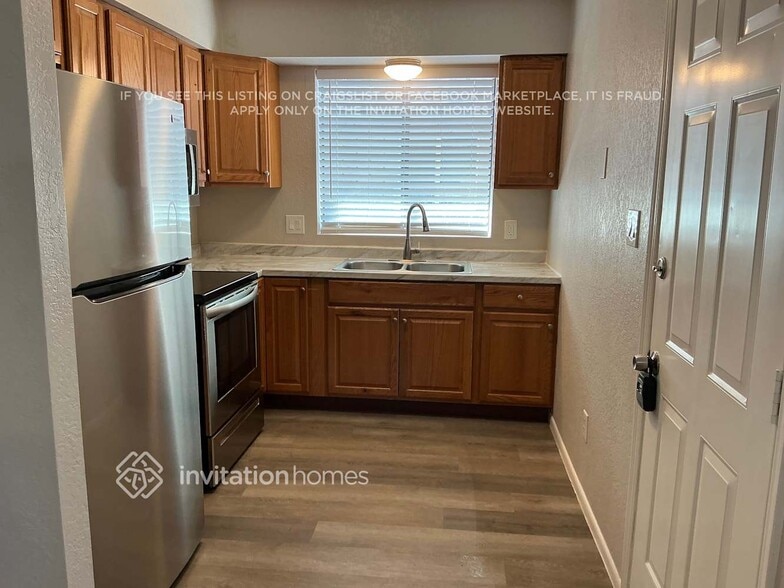 Building Photo - 4447 E Contessa St