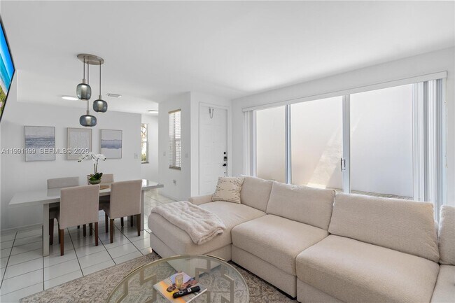 Building Photo - 1120 Canella Ln