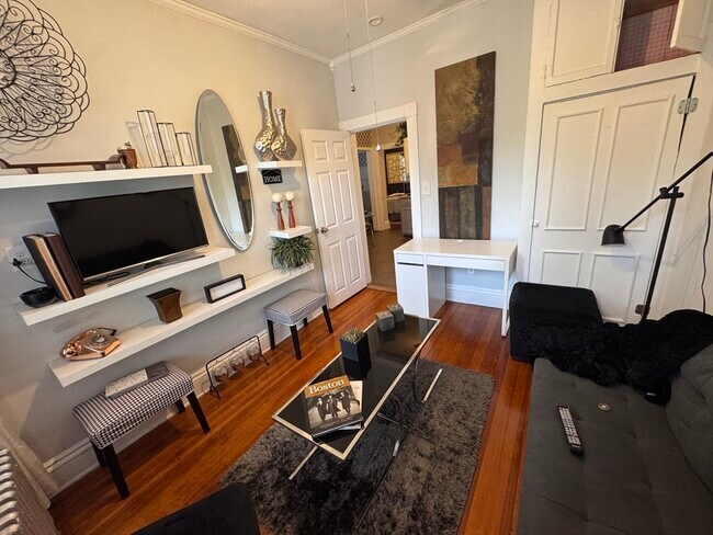 Building Photo - 40 Arbutus St