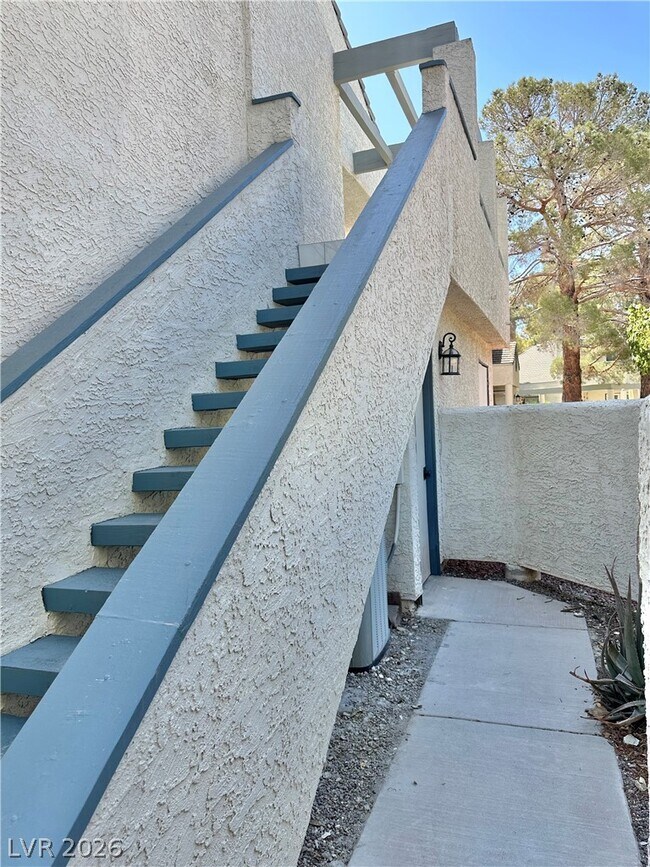 Building Photo - 2716 Lodestone Dr