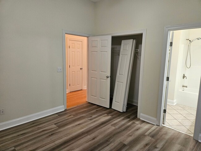 Building Photo - Beautiful 3 Bedroom 2 bath Home in Hampste...