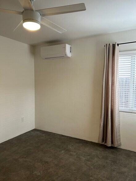Building Photo - 3666 Villa Ter