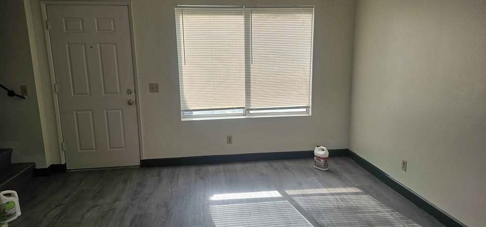 Building Photo - 204 Grayson Way