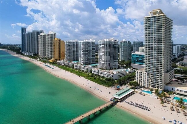 Building Photo - 16699 Collins Ave