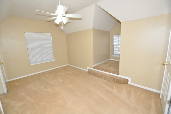 Building Photo - 3614 Scenic Valley Dr