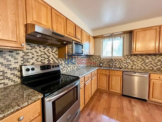 Building Photo - 7074 S Willow St