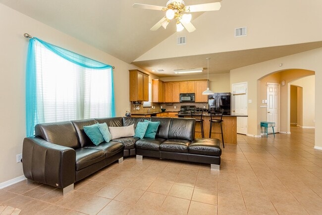 Building Photo - 4530 Hall Croft Chase Ln