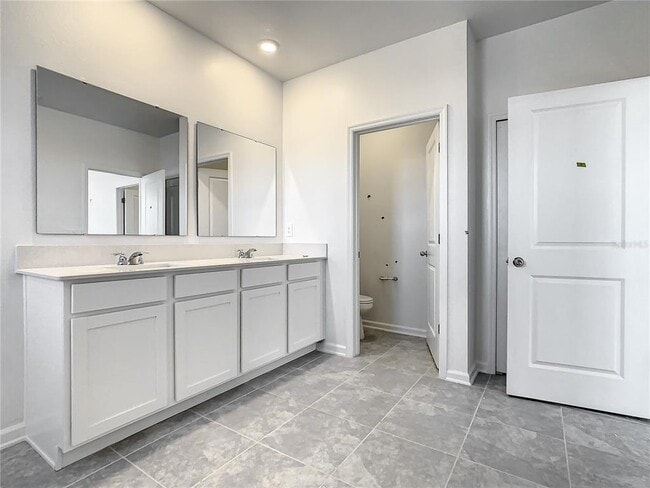 Building Photo - 409 Bogey Dr