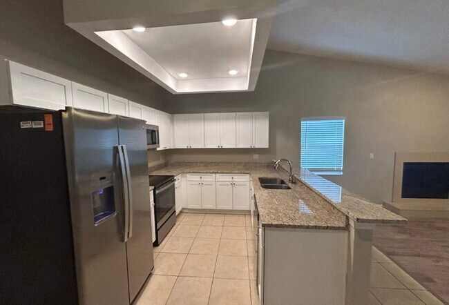 Building Photo - 553 Rapid Falls Dr