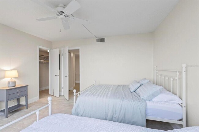 Building Photo - 3580 S Ocean Shore Blvd