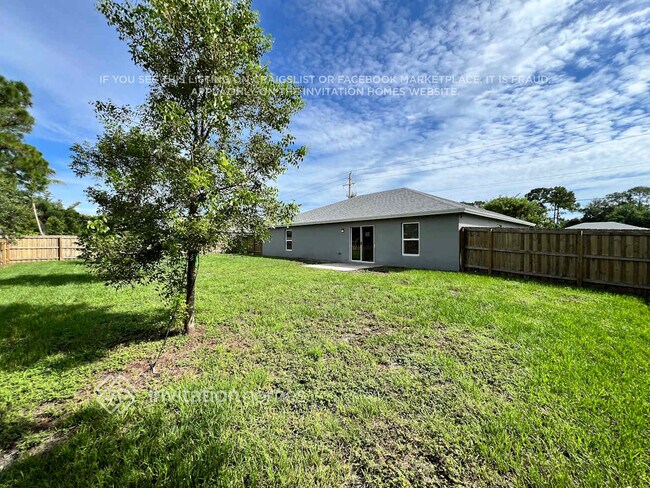 Building Photo - 1998 SW Airoso Blvd