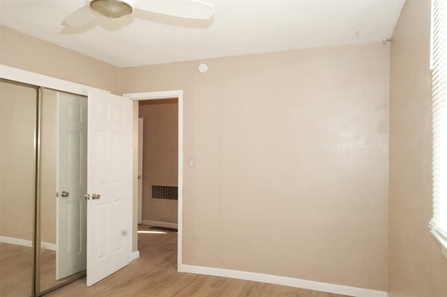 Building Photo - 3723 Wisconsin Ave