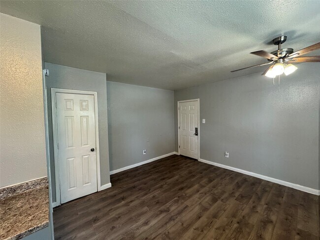 Primary Photo - 2705 Lorraine St