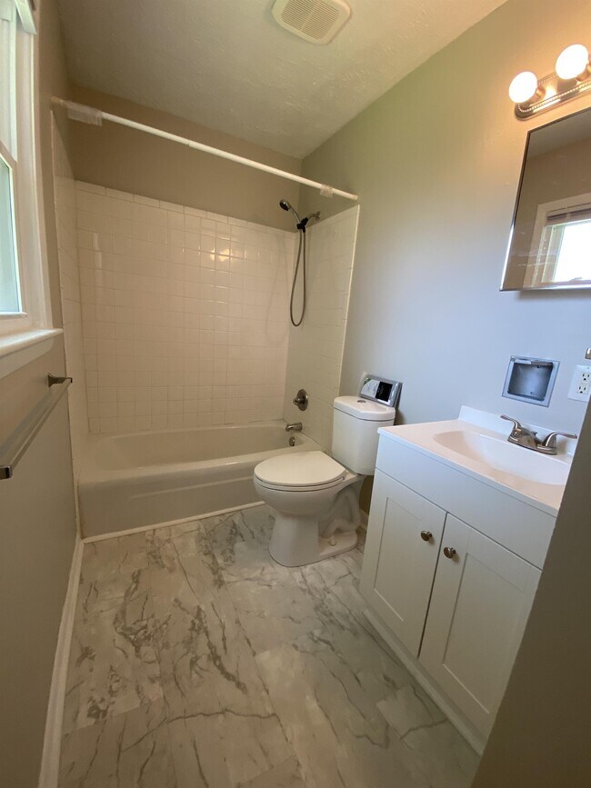 Building Photo - 5421 Silver Pine Ct