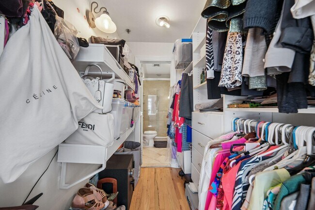 Building Photo - 331 Jefferson St