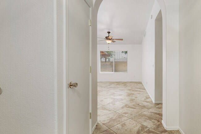 Building Photo - 9249 E Desert Cove Cir