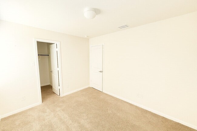 Building Photo - 612 Stampede Ln