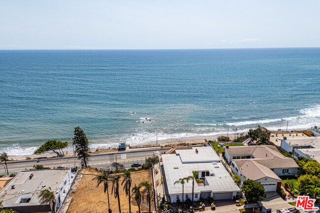 Building Photo - 18055 Coastline Dr