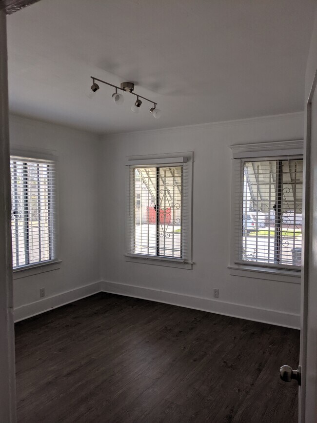 Primary bedroom - 603 Rosemont Ave