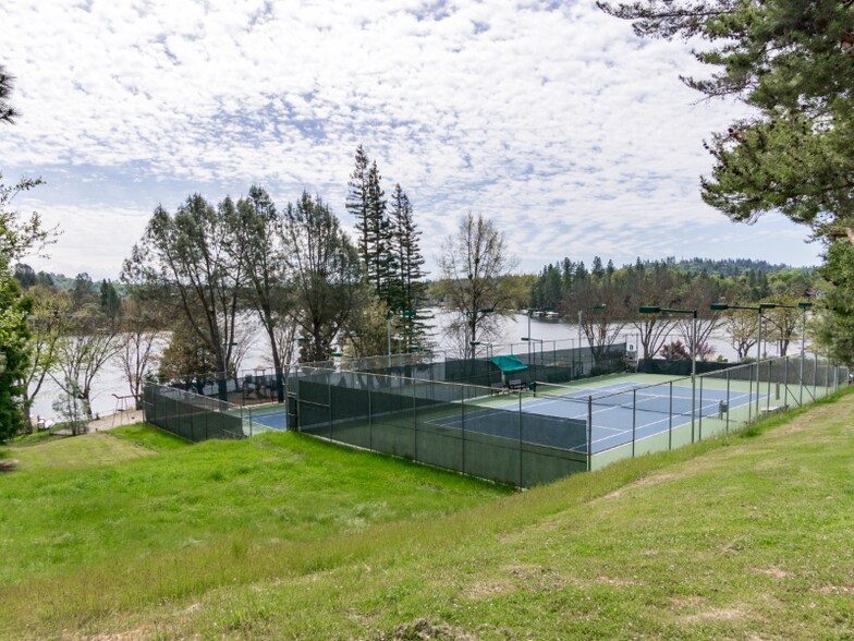 Building Photo - 23889 Oakmont Way